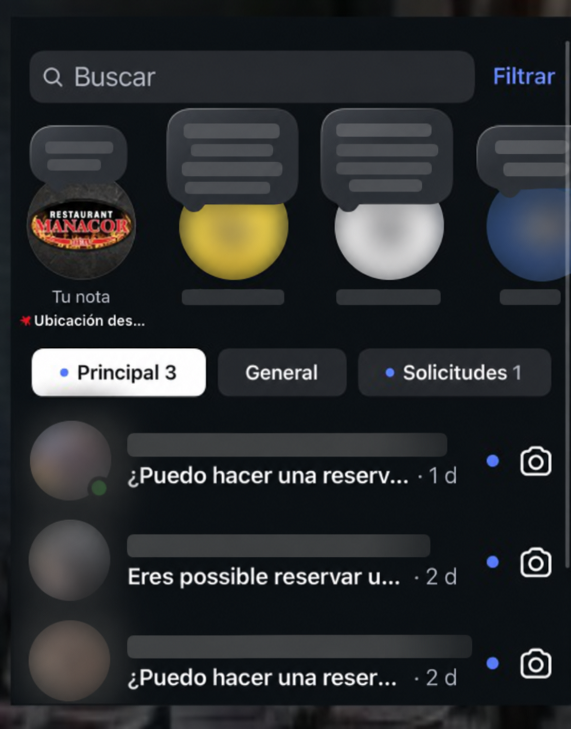 Captura anonimizada de mensajes de Instagram solicitando reserva
